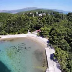 And With Parking Space - 4399 Гостевой дом