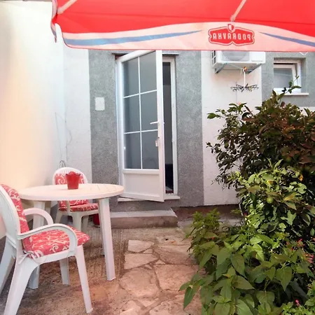 Πανσιόν And With Parking Space - 4399 Κόρτσουλα