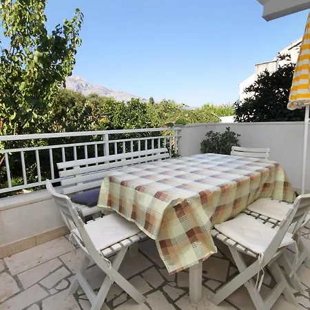 And With Parking Space - 4399 Maison d'hôtes